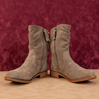 Sofft Women Sharnell Low Taupe Distress Suede Waterproof Back Lace-up Boots sz 6