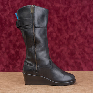 Crocs Women Leigh Black Leather Comfortable fashion Knee Boots size 6.5