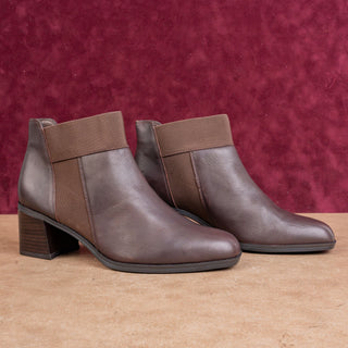 Naturalizer Women Brown Leather Stacked Heel Slip Wide Width Fashion Boots sz 9