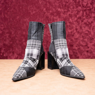 Jeffrey Cambpell Women Plaid Fabric Fashion Ankle Heel Boots sz 9