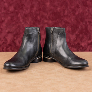 Frye Women Charlie Seam Short Zip Black Leather Round Heel Boots size 7.5