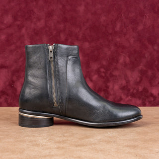Frye Women Charlie Seam Short Zip Black Leather Round Heel Boots size 7.5