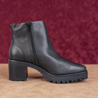 Andre Assous Women Milla Black Leather Square Toe Fashion Lug Ankle Boots size 6
