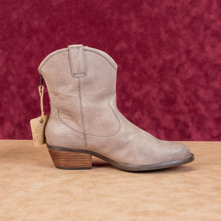 Born Women Wynd Taupe Leather Zip Western Cowboy Ankle Boots sz 9.5