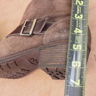 UGG Women Wright Brown Distress Suede Buckle Strap Ankle Boots sz 8.5