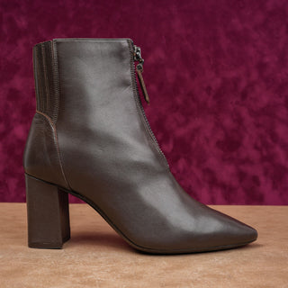 Aquatalia Women Brown Leather Pointy Toe Front Zip Fashion Dress Ankle Boots 12