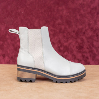 Journee Collection Women Vegan Offwhite Leather Chelsea Ankle Fashion Boots sz 9