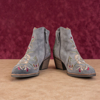 Sofft Women Westmont Floral Embroidered Grey Suede Cowboy Ankle Boots sz 7