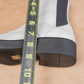 Stuart Weitzman Women Lodge White Leather Front Zip Ankle Boots size 7.5