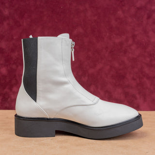Stuart Weitzman Women Lodge White Leather Front Zip Ankle Boots size 7.5