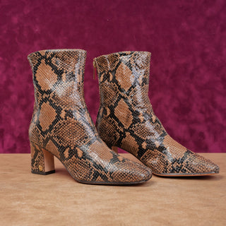 Veronica Beard Women Marla Snake Print Leather Back Zip Fashion Ankle Boots sz 6.5