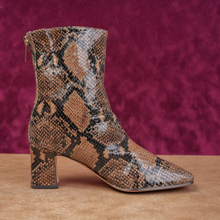 Veronica Beard Women Marla Snake Print Leather Back Zip Fashion Ankle Boots sz 6.5