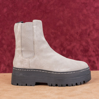 Marc Fisher Women Pauline Chelsea Festival Retro Platform Grey Suede Boots 9.5