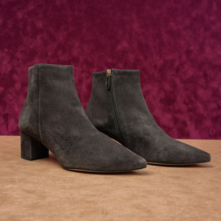 L'Agence Women Jeannie Pointed Toe Distressed Grey Suede boots sz 9.5US EUR 40