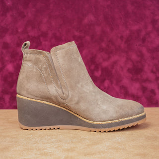 Sofft Women Emeree Taupe Waterproof Suede Flexible Ankle Boots size 11