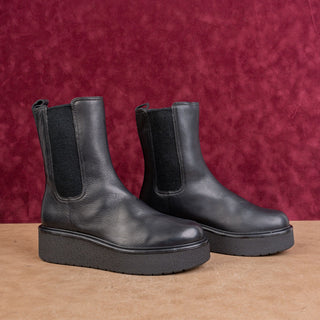 Vince Women Platform Split Size Water Repellent Black Leather Chelsea Boots sz 7