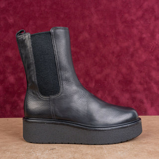 Vince Women Platform Split Size Water Repellent Black Leather Chelsea Boots sz 7