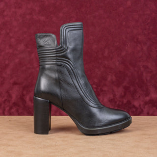 Aquatalia Wmn Illiana Weatherproof Zip Black Leather Block Heel Ankle Boots 11