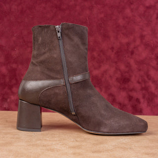 Bruno Magli Wmn Danica Square toe Brown Suede Ankle Dress Boots 10.5US EUR 41.5