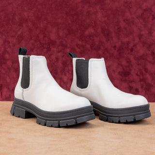 UGG Women Ashton Platform Fashion Slip-on White Chelsea Boots sz 6.5