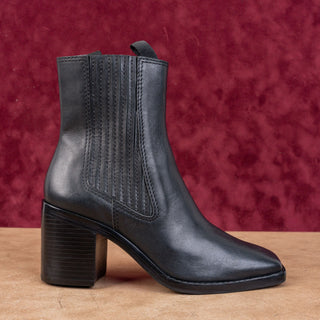 Loeffler Randall Women Arianna Western Chelsea Black Leather Ankle Boots size 7