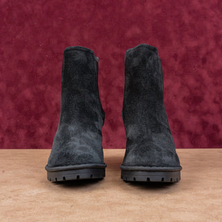 Vince Women Henderson Waterproof Chelsea Black Suede Boots sz 6US EUR 36