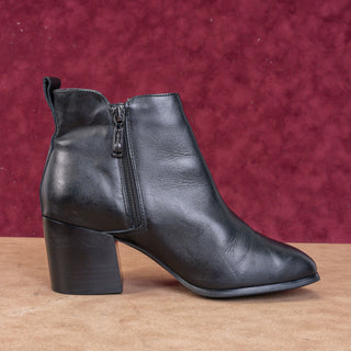 Blondo Women Siena Black Leather Fashion Waterproof Ankle Boots sz 8.5