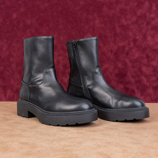 Jeffrey Campbell Women Festival party Black Faux Leather Lug Boots sz 7