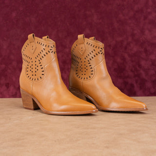 Marc Fisher Women Giddyup Cowboy Brown Leather Lasercut Ankle Boots sz 8.5