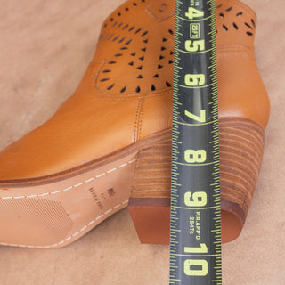 Marc Fisher Women Giddyup Cowboy Brown Leather Lasercut Ankle Boots sz 8.5