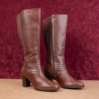 Clark Artisan Women Vintage Retro 90s Brown Leather Heel Zip Knee Boots sz 9