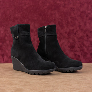 La Canadienne Women Becket Black Suede Waterproof Zip Wedge Boots sz 6.5