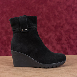 La Canadienne Women Becket Black Suede Waterproof Zip Wedge Boots sz 6.5