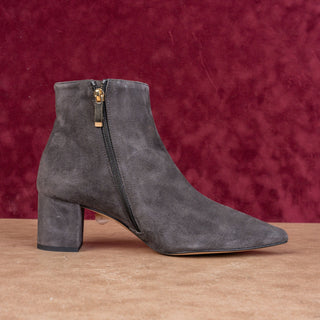 L'Agence Women Jeannie Dress Fashion Grey Suede Pointy Boots sz 9.5US EUR 40