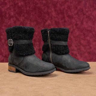 UGG Women Blayne II Shearling Lined Black Leather Buckle Winter Boots size 7.5