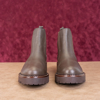 Caslon Women Miller Brown Leather Water Resistant Chelsea Ankle Boots Sz 9.5
