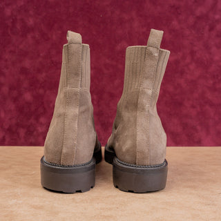 Blondo Women Hallie Waterproof Brown Suede Chelsea Ankle Boots sz 13