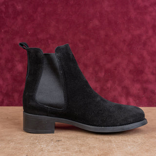 La Canadienne Wmn Western Waterproof Black Suede Low Ankle Chelsea Boots sz 7.5