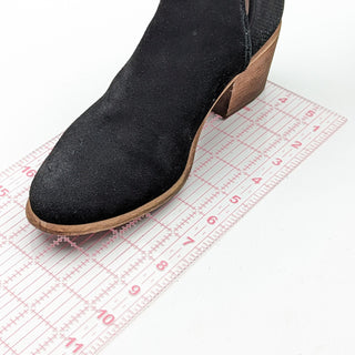 Hinge Women Slit Slide Black Suede Round Boots size 7.5